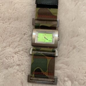 Brand new Vans camouflage genuine leather strap watch .